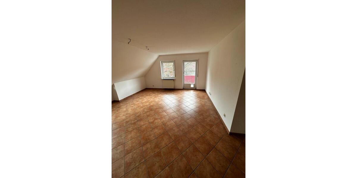 Etagenwohnung Ammerbuch - 3 Zimmer, 100 m&sup2;, 1.100&euro; | Angebot:25995942