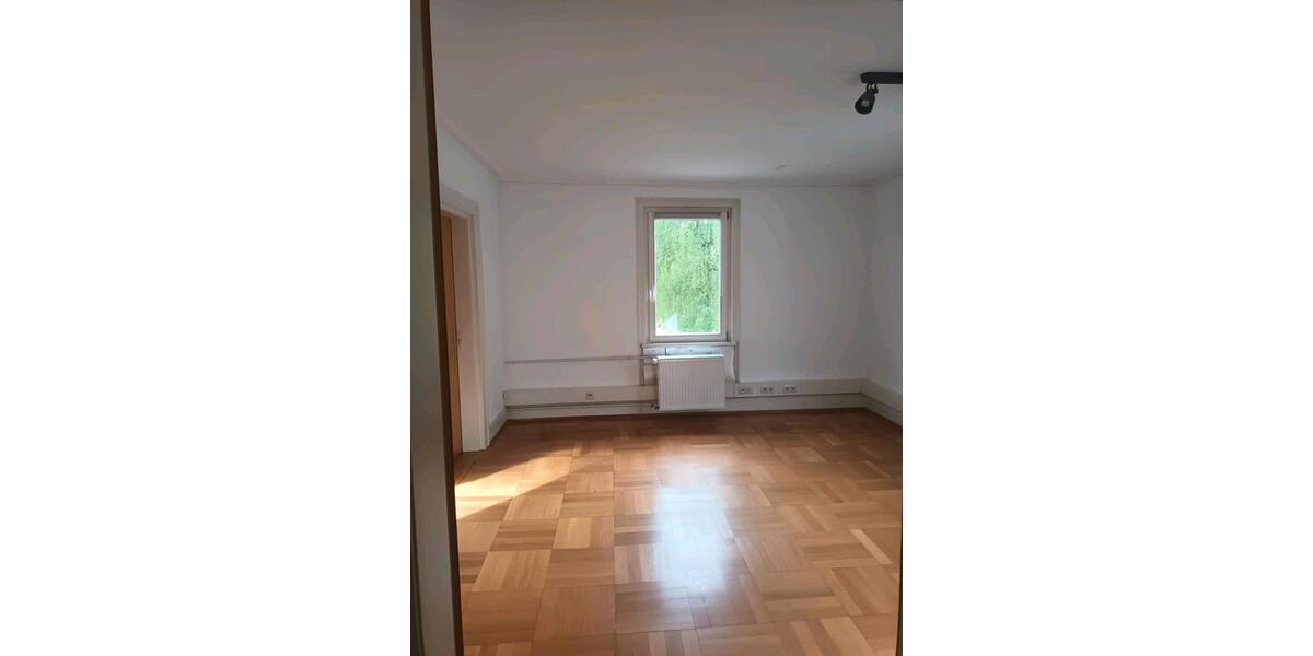 Etagenwohnung Rottenburg am Neckar - 3 Zimmer, 18 m&sup2;, 260&euro; | Angebot:27584042