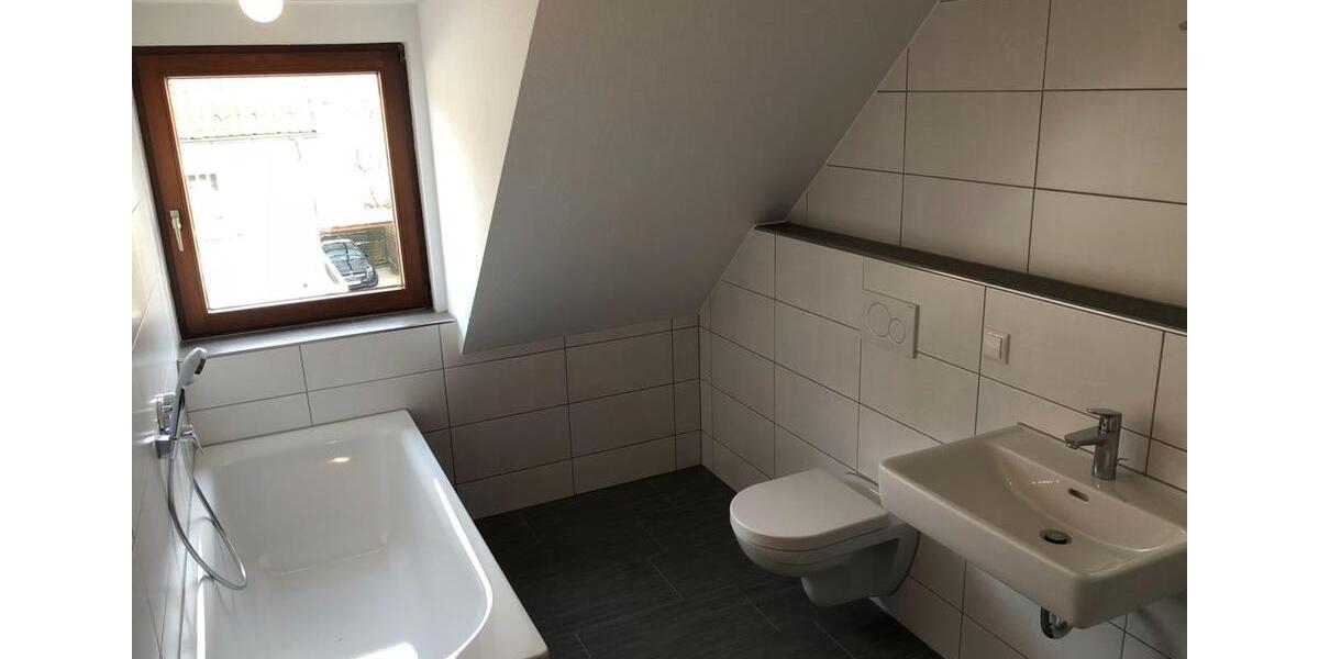 Reihenhaus Nürtingen - 5 Zimmer, 110 m&sup2;, 1.650&euro; | Angebot:25755130