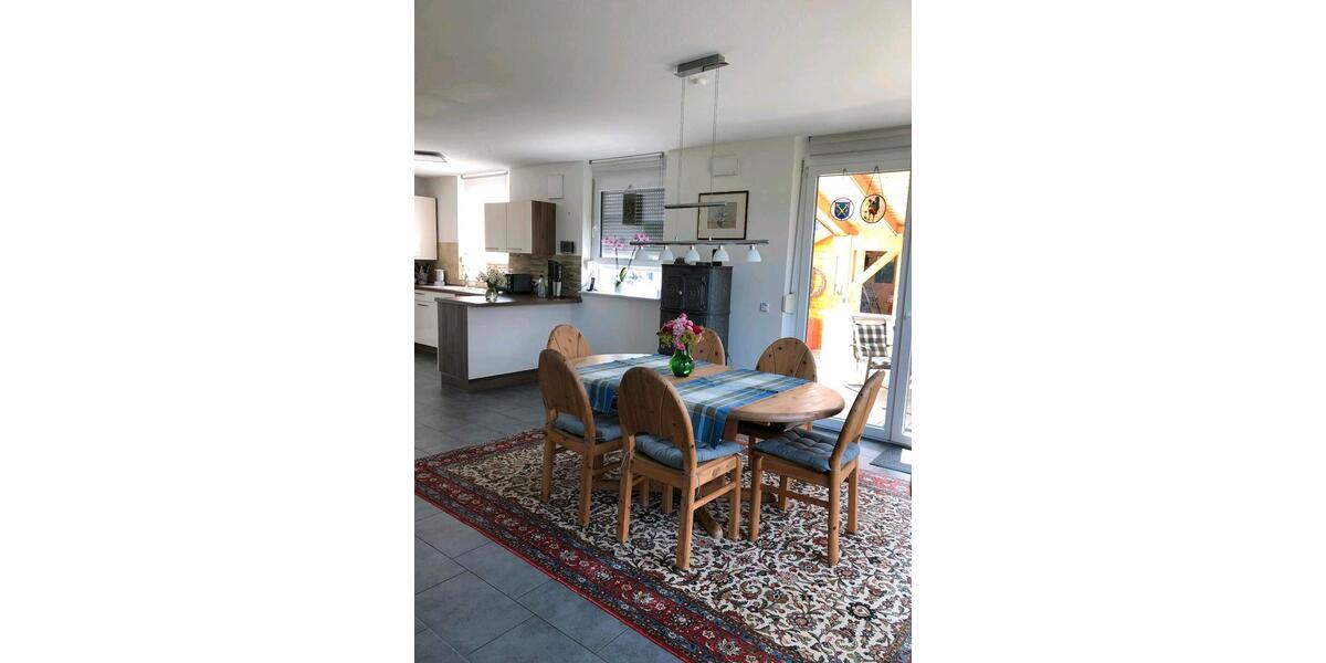 Einfamilienhaus Neustetten - 4.5 Zimmer, 127 m&sup2;, 1.680&euro; | Angebot:25840549