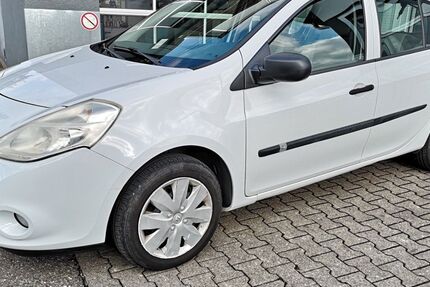 Renault Clio 148.000 km 2.399 &euro; Ofterdingen 72131