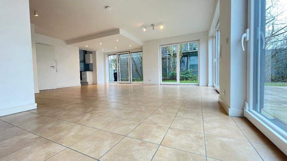 Doppelhaushälfte Holzgerlingen - 6 Zimmer, 160 m&sup2;, 3.633&euro; | Angebot:25800085