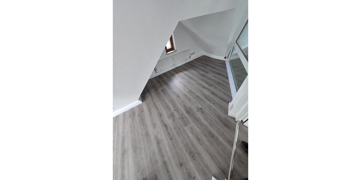 Dachgeschoßwohnung Tübingen Lustnau - 3 Zimmer, 69 m&sup2;, 1.400&euro; | Angebot:26491086