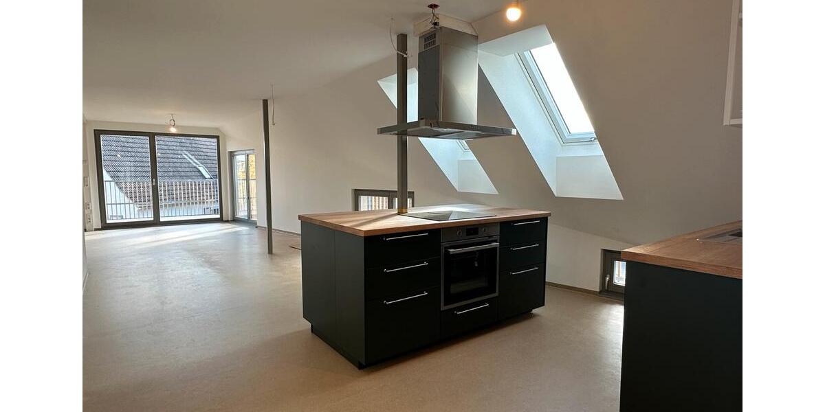 Dachgeschoßwohnung Rottenburg am Neckar - 2.5 Zimmer, 103 m&sup2;, 1.725&euro; | Angebot:25168059