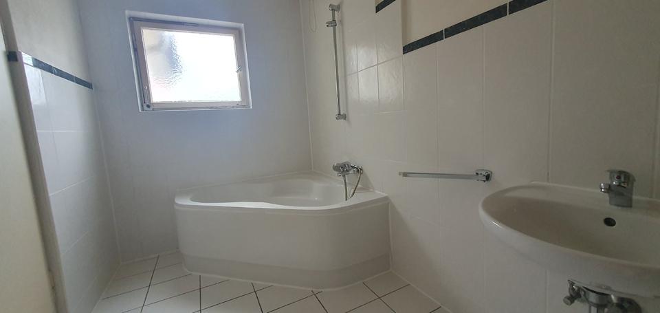 Erdgeschoßwohnung Burladingen - 3.5 Zimmer, 96 m&sup2;, 820&euro; | Angebot:25088759