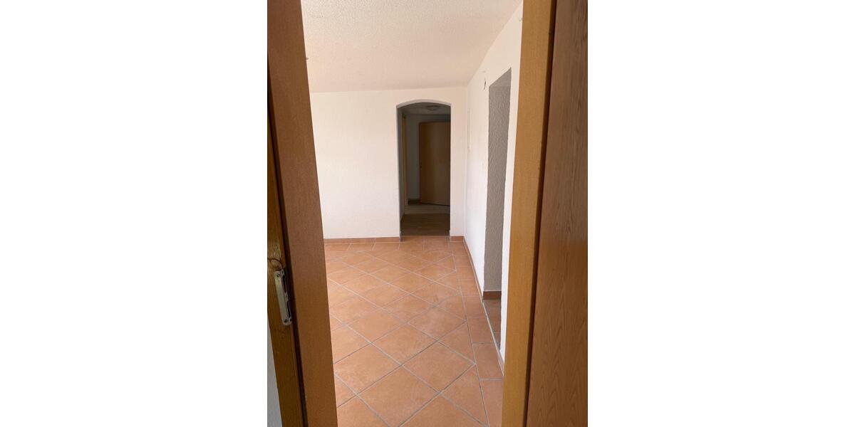 Dachgeschoßwohnung Hechingen - 4 Zimmer, 90 m&sup2;, 1.100&euro; | Angebot:27599751