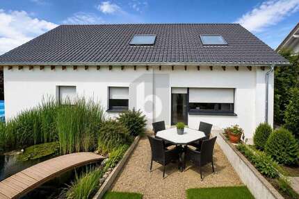 Haus Nürtingen - 12 Zimmer, 285 m&sup2;, 1.150.000&euro; | Angebot:26710526