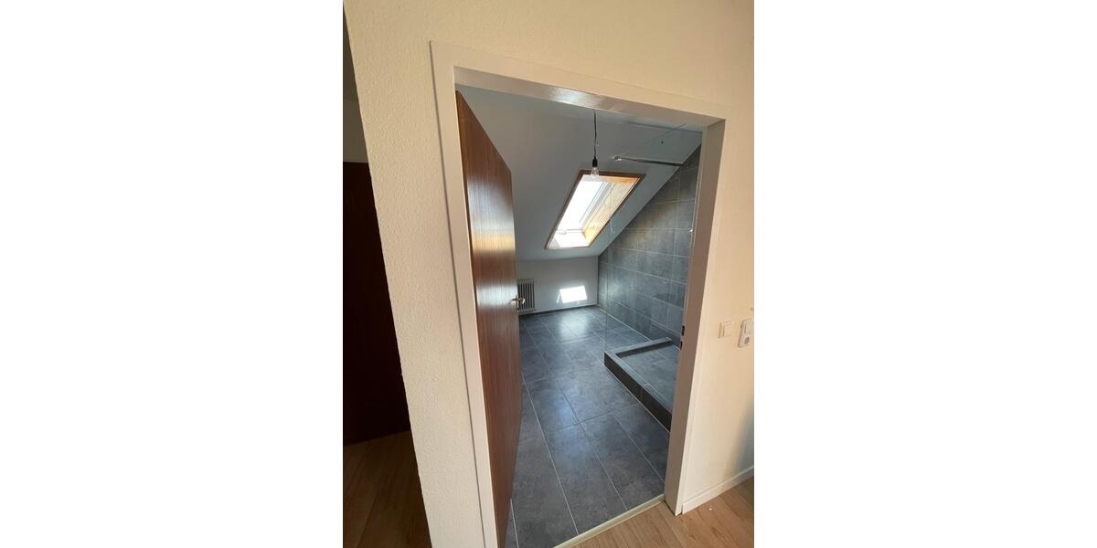 Dachgeschoßwohnung Bondorf - 3 Zimmer, 75 m&sup2;, 1.300&euro; | Angebot:26034133