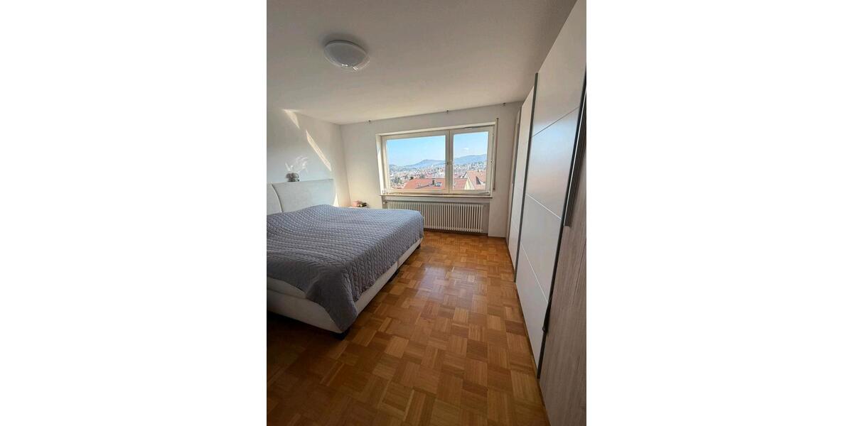 Einfamilienhaus Pfullingen - 8 Zimmer, 250 m&sup2;, 2.000&euro; | Angebot:25944485