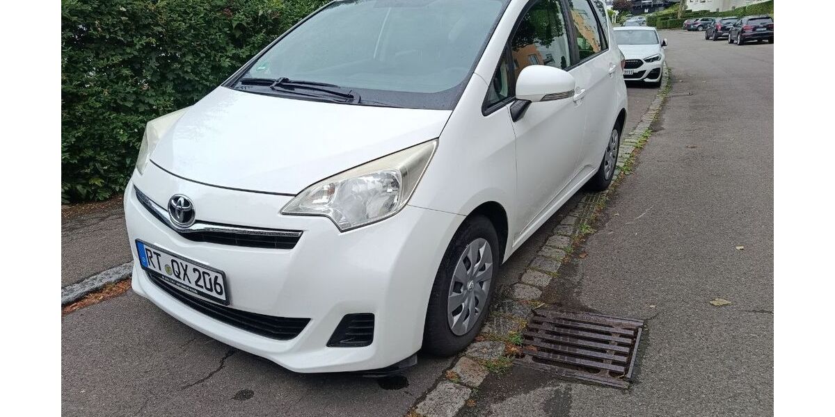 Toyota Verso-S 192.000 km 5.100 &euro; Reutlingen 72764