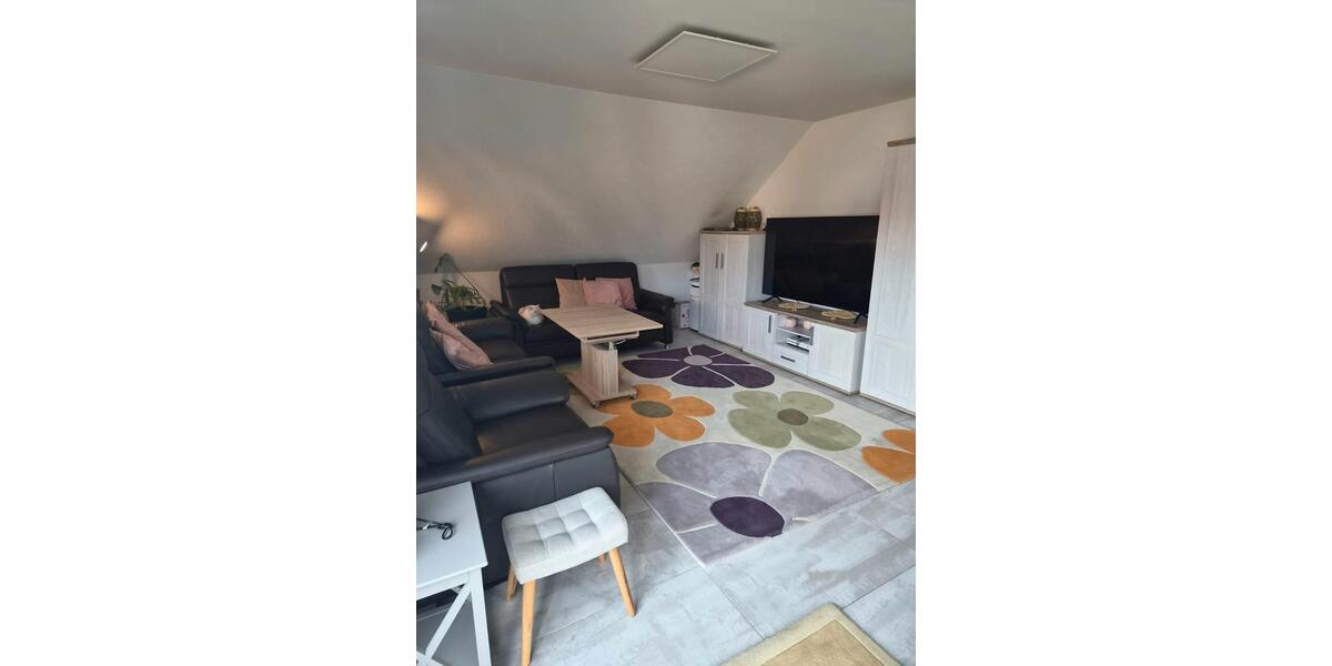 Dachgeschoßwohnung Herrenberg - 4 Zimmer, 85 m&sup2;, 1.200&euro; | Angebot:27601469