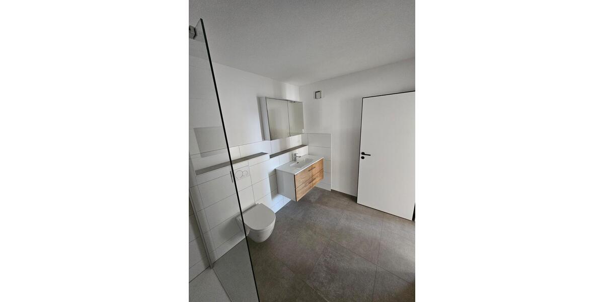 Etagenwohnung Herrenberg - 5 Zimmer, 26 m&sup2;, 700&euro; | Angebot:25990830