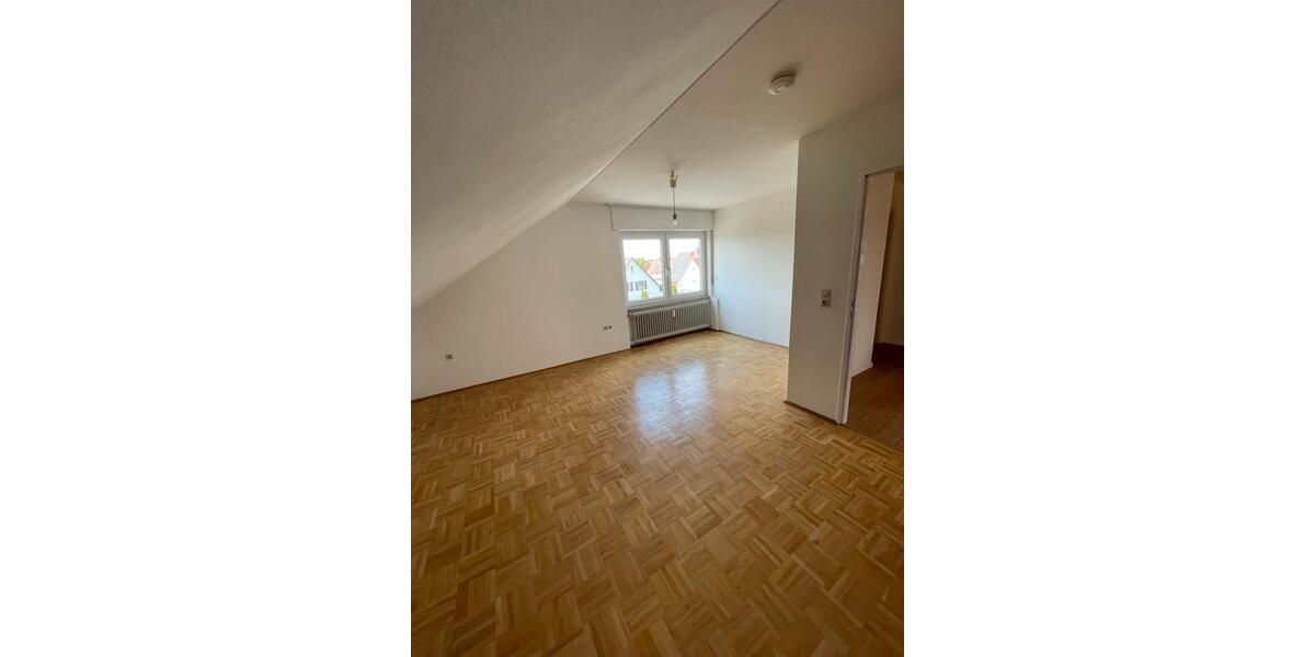 Dachgeschoßwohnung Bondorf - 3 Zimmer, 75 m&sup2;, 1.300&euro; | Angebot:26034133