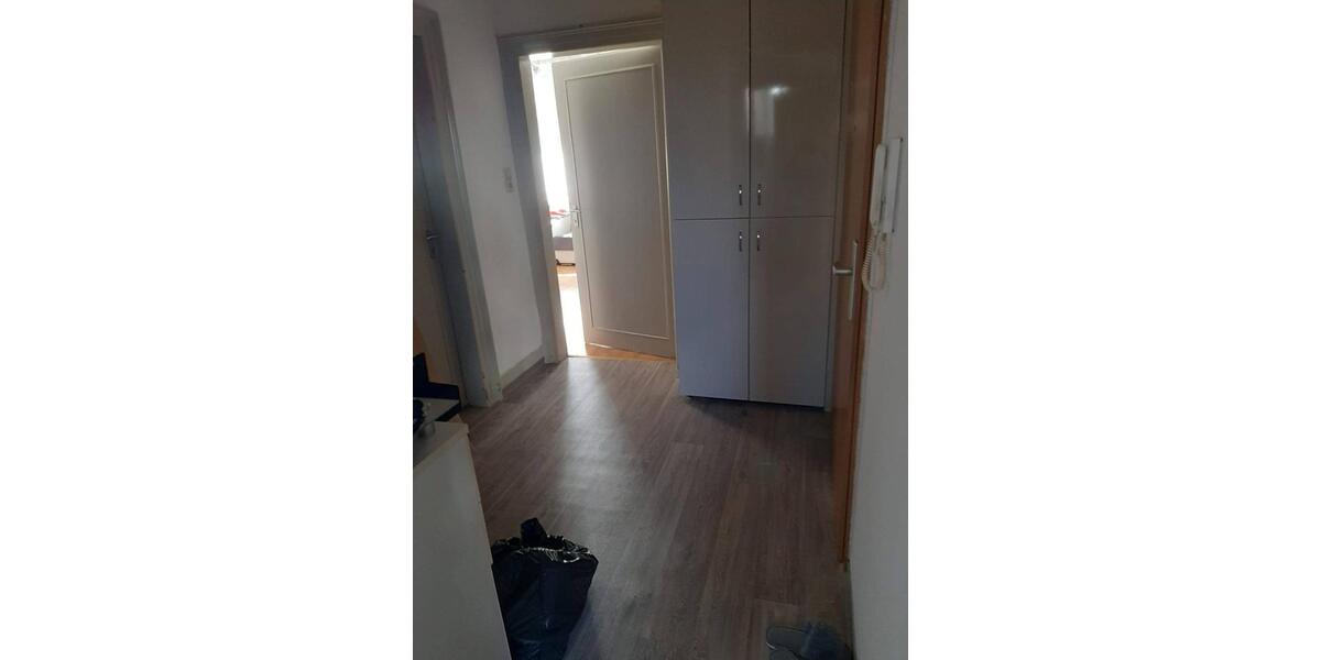 Etagenwohnung Esslingen am Neckar - 4 Zimmer, 90 m&sup2;, 1.000&euro; | Angebot:25902104