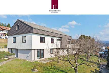 Haus Pfullingen - 8 Zimmer, 230 m&sup2;, 635.000&euro; | Angebot:25916827