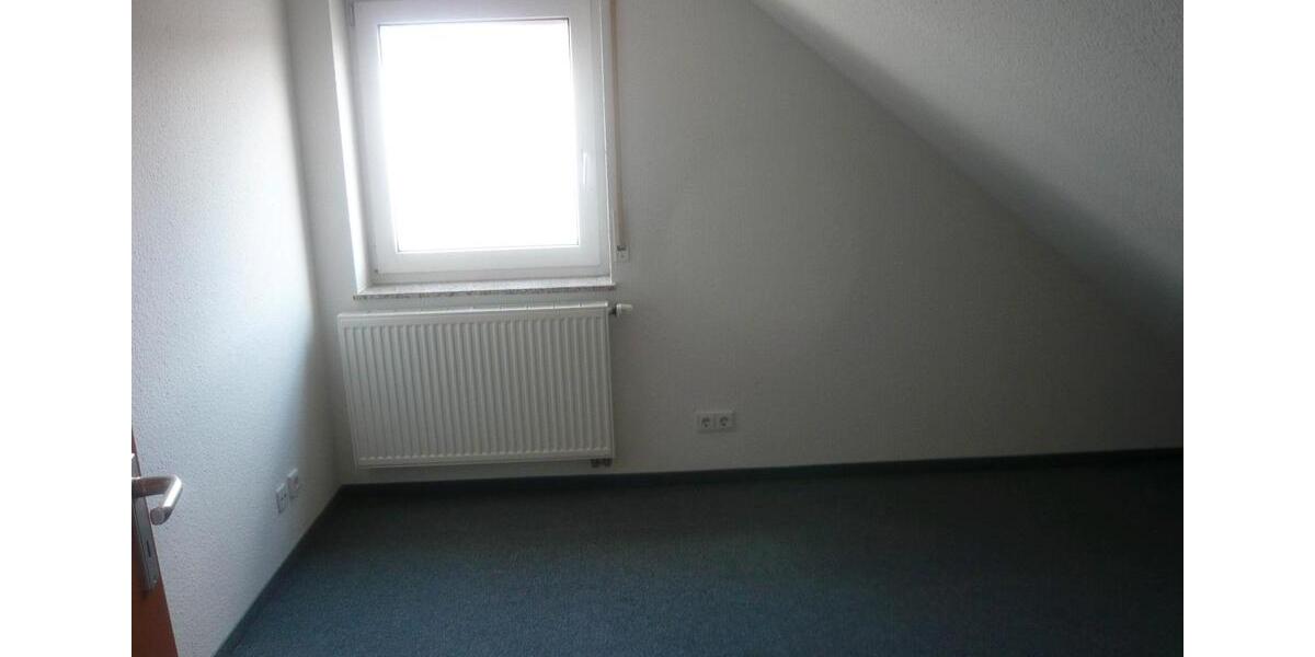 Dachgeschoßwohnung Ehningen - 3 Zimmer, 90 m&sup2;, 970&euro; | Angebot:25570912