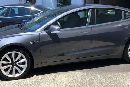 Tesla Model 3 205.000 km 19.900 &euro; Pfullingen 72793