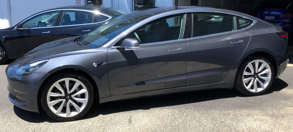Tesla Model 3 205.000 km 19.900 &euro; Pfullingen 72793