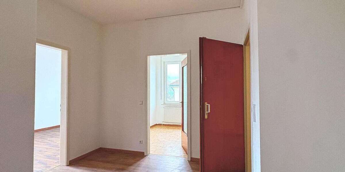 Etagenwohnung Esslingen am Neckar Oberesslingen - 3.5 Zimmer, 95 m&sup2;, 1.100&euro; | Angebot:26877382
