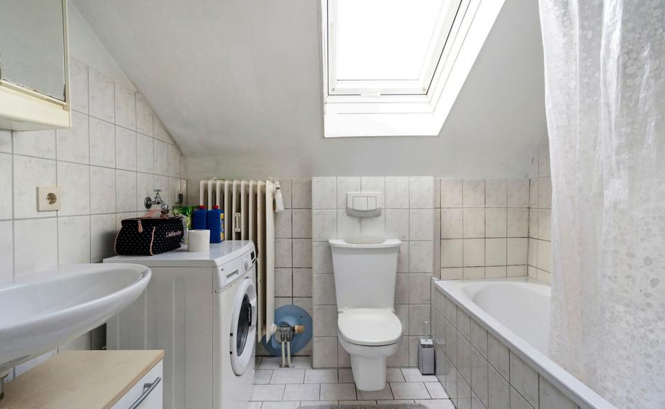 Dachgeschoßwohnung Rottenburg am Neckar - 4 Zimmer, 99 m&sup2;, 210.200&euro; | Angebot:26165703