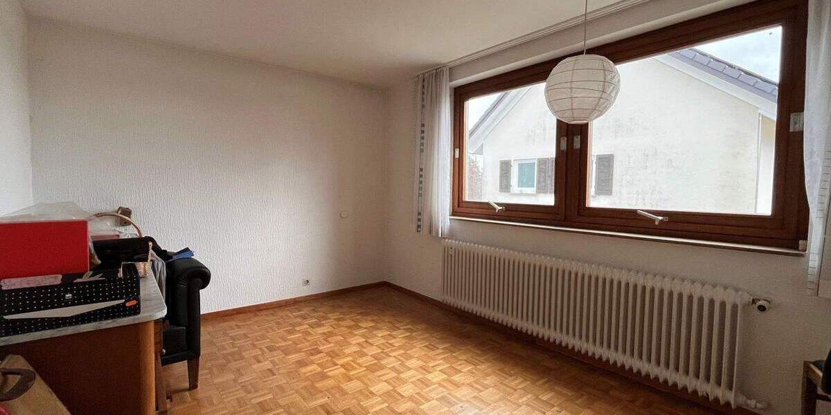 Einfamilienhaus Herrenberg - 7 Zimmer, 200 m&sup2;, 833.000&euro; | Angebot:25704264
