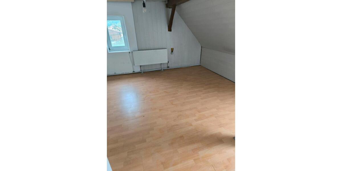 Etagenwohnung Sonnenbühl - 5 Zimmer, 109 m&sup2;, 1.200&euro; | Angebot:25392236