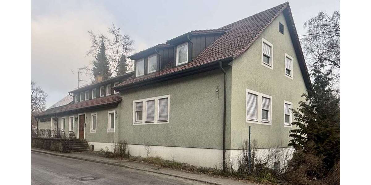 Einfamilienhaus Gomadingen - 18 Zimmer, 583 m&sup2;, 435.000&euro; | Angebot:24733061