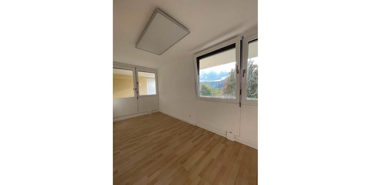 Erdgeschoßwohnung Bad Urach - 2 Zimmer, 75 m&sup2;, 980&euro; | Angebot:27601270
