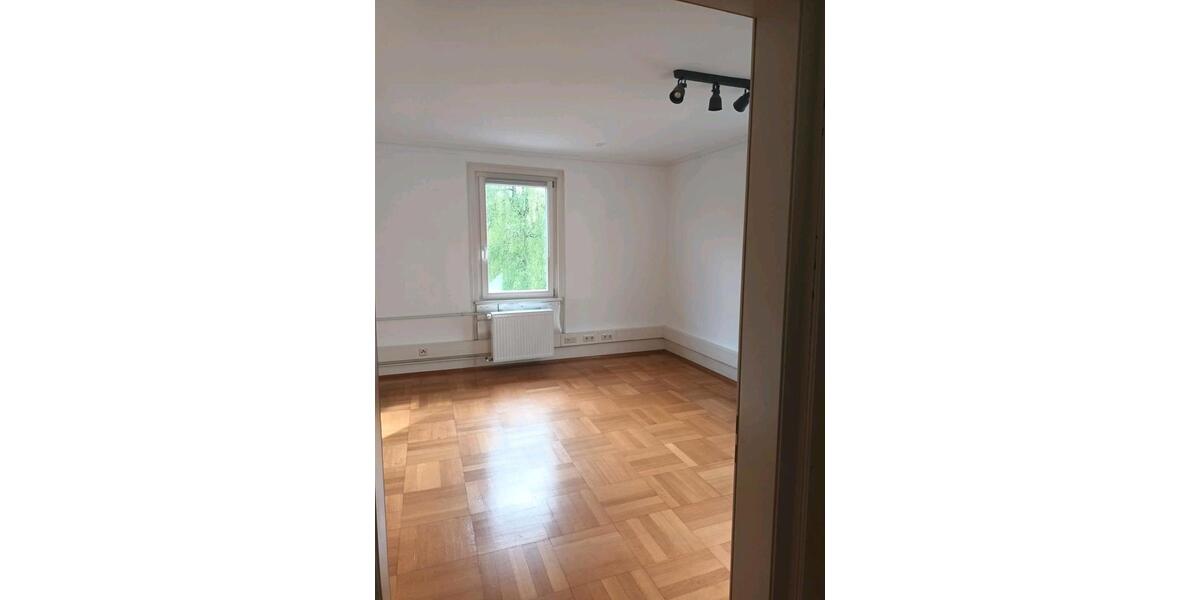 Etagenwohnung Rottenburg am Neckar - 3 Zimmer, 18 m&sup2;, 260&euro; | Angebot:27584042