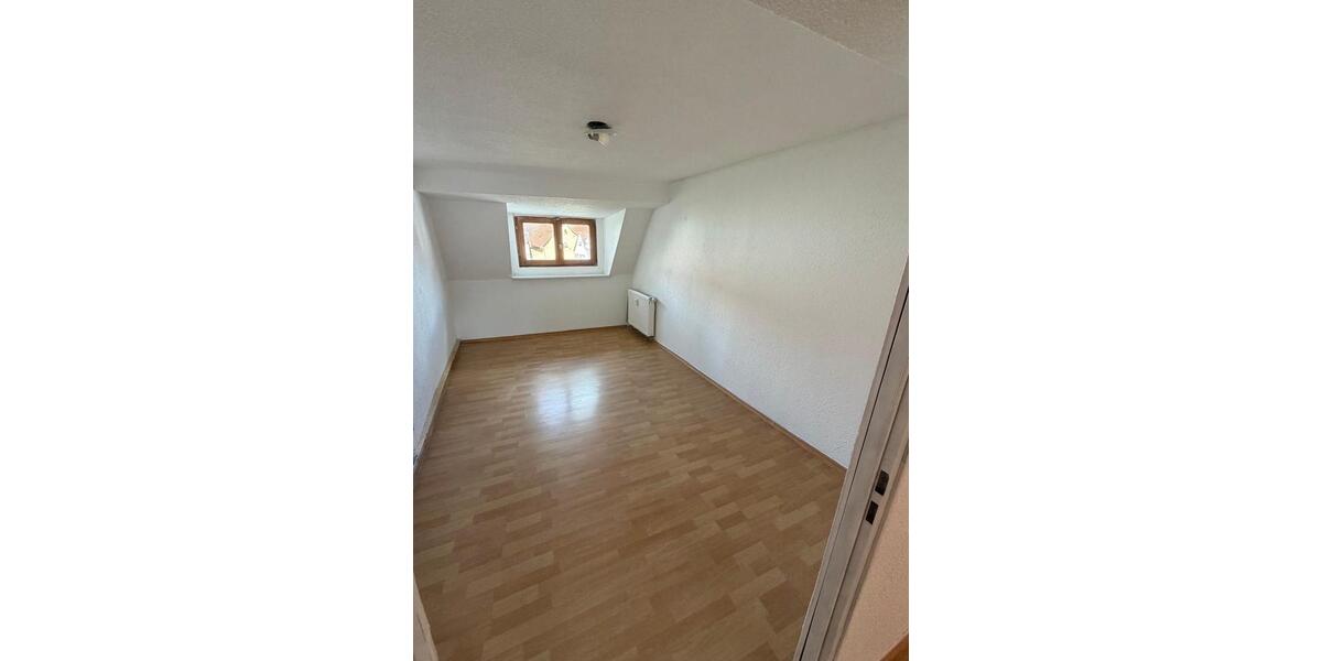 Dachgeschoßwohnung Hechingen - 4 Zimmer, 90 m&sup2;, 1.100&euro; | Angebot:27599751