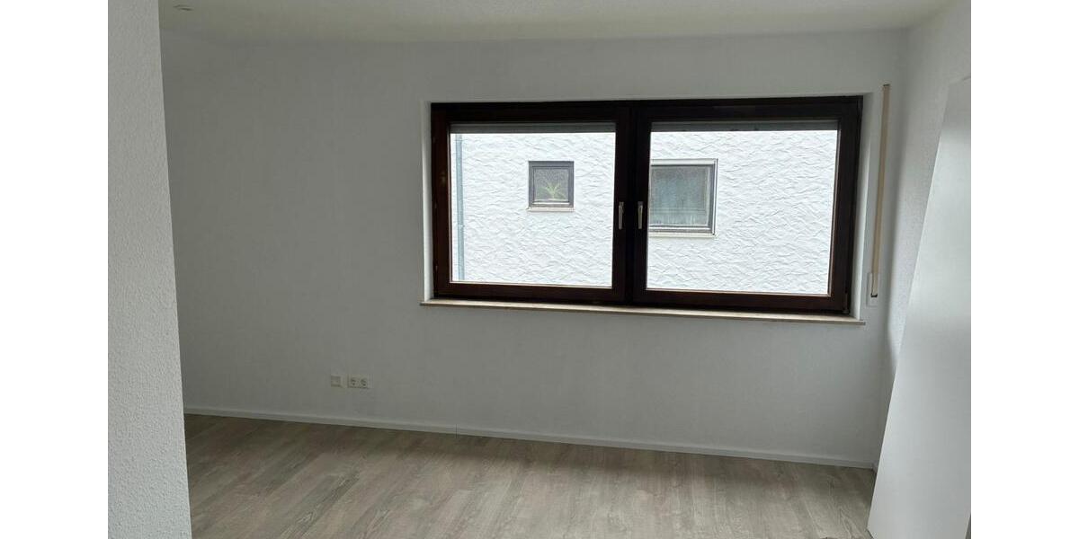 Dachgeschoßwohnung Steinenbronn - 4 Zimmer, 88 m&sup2;, 1.300&euro; | Angebot:25924862