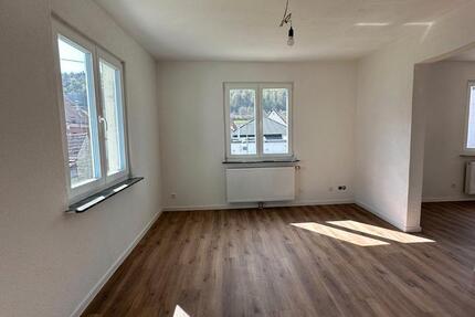 Haus Burladingen - 6 Zimmer, 120 m&sup2;, 1.200&euro; | Angebot:26526991
