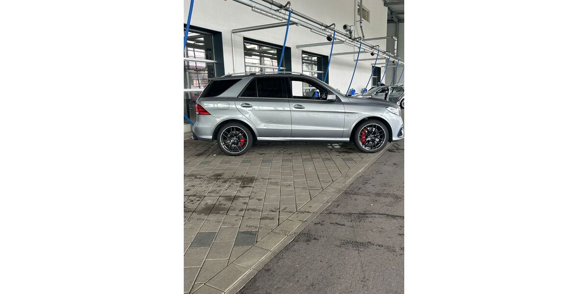 Mercedes-Benz GLE 63 AMG 128.000 km 53.800 &euro; Pfullingen 72793
