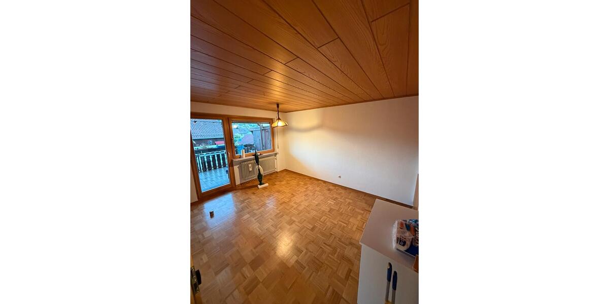 Einfamilienhaus Dettingen an der Erms - 4 Zimmer, 114 m&sup2;, 1.500&euro; | Angebot:27620230