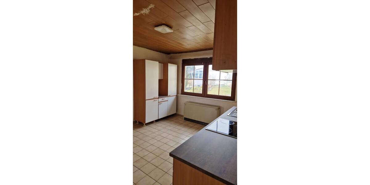 Etagenwohnung Burladingen - 3 Zimmer, 85 m&sup2;, 550&euro; | Angebot:25933485