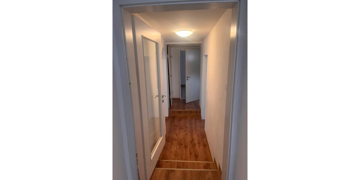 Etagenwohnung Gäufelden - 3 Zimmer, 80 m&sup2;, 1.100&euro; | Angebot:25725056