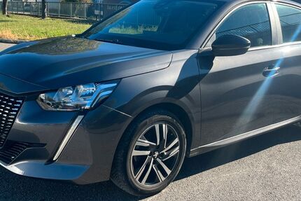 Peugeot 208 23.000 km 12.250 &euro; Reutlingen 72760