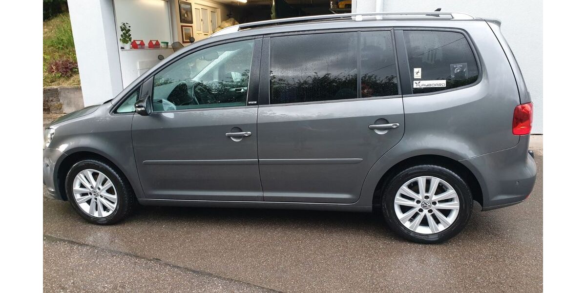 VW Touran 143.200 km 13.800 &euro; Sonnenbühl 73820