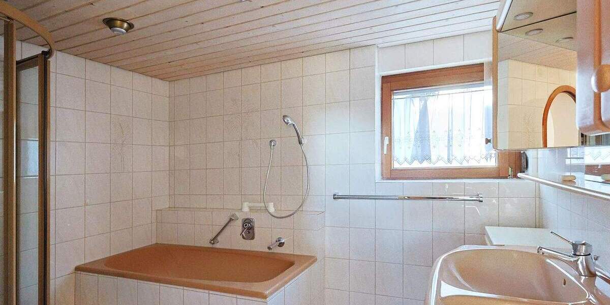 Einfamilienhaus Weil im Schönbuch - 9 Zimmer, 180 m&sup2;, 535.000&euro; | Angebot:25734457