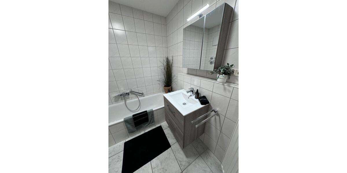 Dachgeschoßwohnung Tübingen Derendingen - 3 Zimmer, 73 m&sup2;, 1.350&euro; | Angebot:24814682