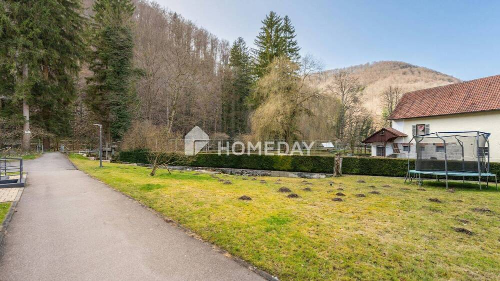 Etagenwohnung Bad Urach - 4 Zimmer, 91 m&sup2;, 189.000&euro; | Angebot:25997120