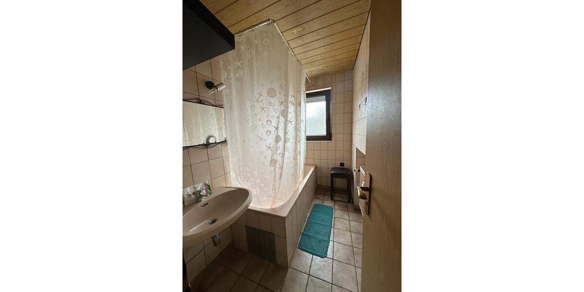 Etagenwohnung Metzingen - 2 Zimmer, 13 m&sup2;, 300&euro; | Angebot:26039066