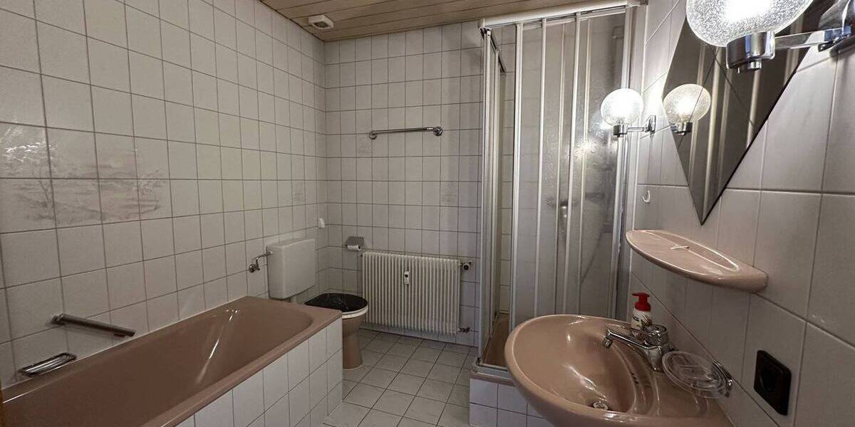 Einfamilienhaus Hirrlingen - 7 Zimmer, 220 m&sup2;, 379.000&euro; | Angebot:26698398