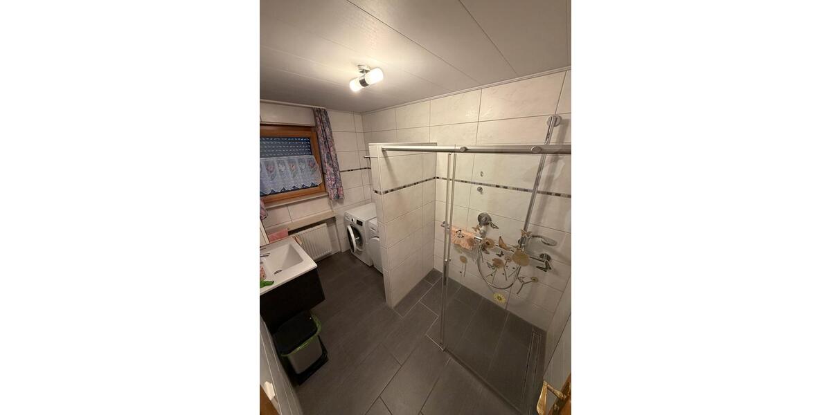 Einfamilienhaus Dettingen an der Erms - 4 Zimmer, 114 m&sup2;, 1.500&euro; | Angebot:27620230