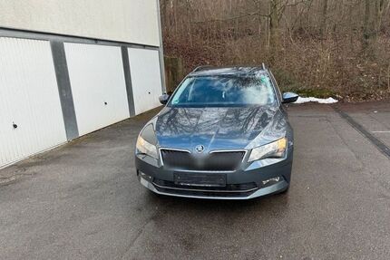 Skoda Superb 181.000 km 12.900 &euro; Reutlingen 72766
