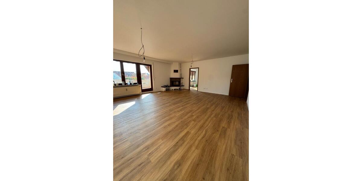 Dachgeschoßwohnung Kirchheim unter Teck - 4 Zimmer, 146 m&sup2;, 1.850&euro; | Angebot:27543065