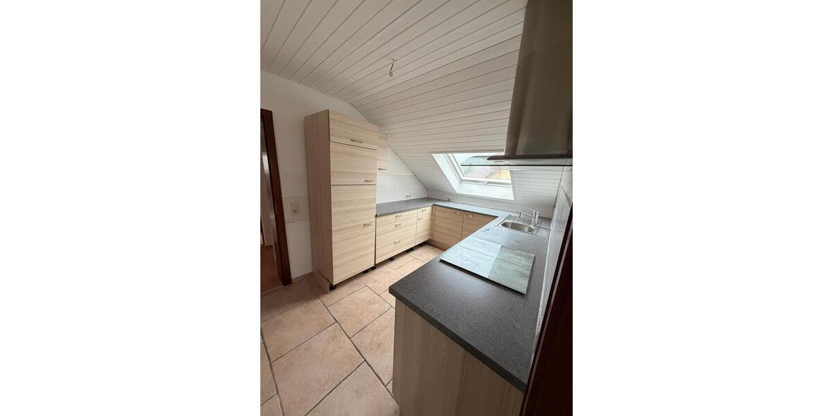Dachgeschoßwohnung Ostfildern - 5 Zimmer, 90 m&sup2;, 1.130&euro; | Angebot:26699192