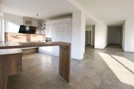 Wohnung Bisingen - 3 Zimmer, 175 m&sup2;, 1.500&euro; | Angebot:25293766