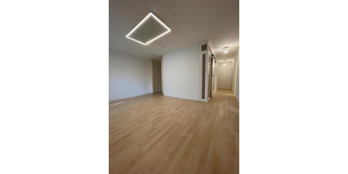 Erdgeschoßwohnung Bad Urach - 2 Zimmer, 75 m&sup2;, 980&euro; | Angebot:27601270