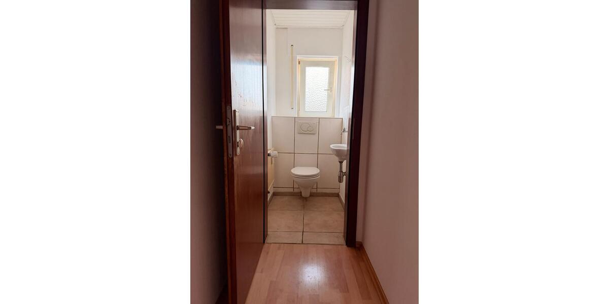 Dachgeschoßwohnung Ostfildern - 5 Zimmer, 90 m&sup2;, 1.130&euro; | Angebot:26699192